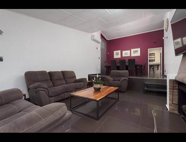 3 BEDROOM HOUSE FOR SALE IN SOUTH CREST